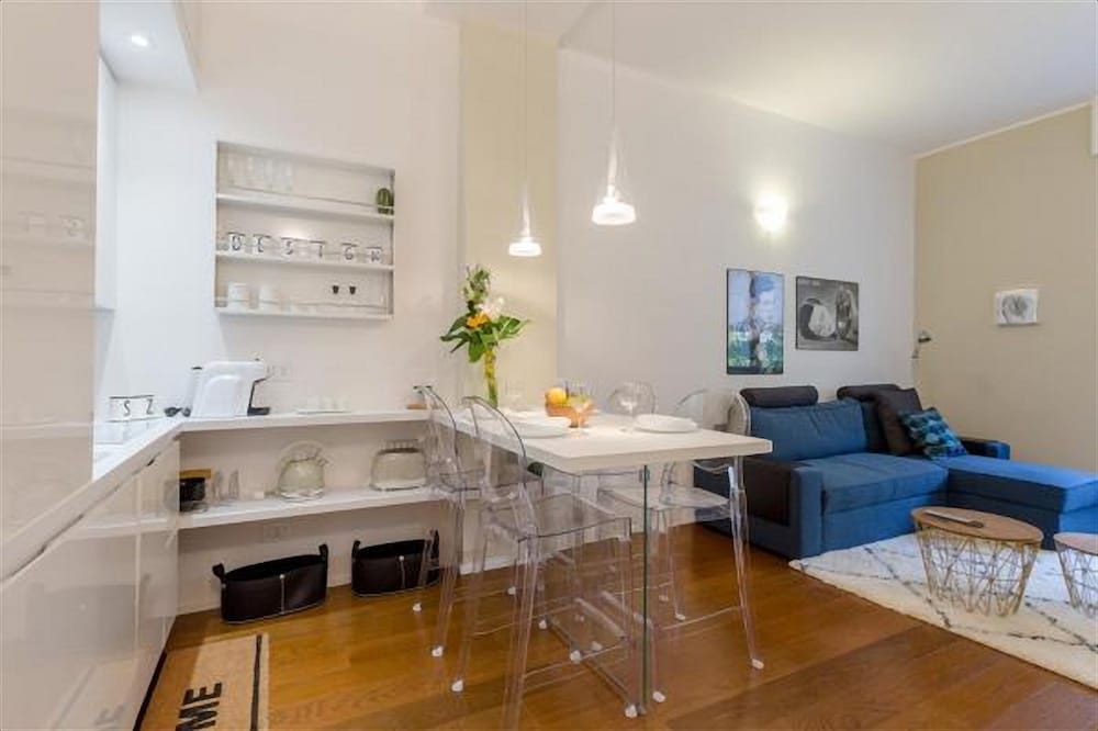 Cozy Apartment Milan — 4-Star Luxury Hotel in Milan, Italy