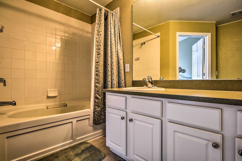 Resort Townhome w Splash Pool 7 Mi to Disney - photo 52