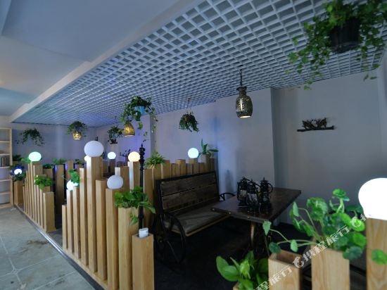 Weixinxianhuazhiyuzhutijiudian in Zhaxi, People's Republic of China