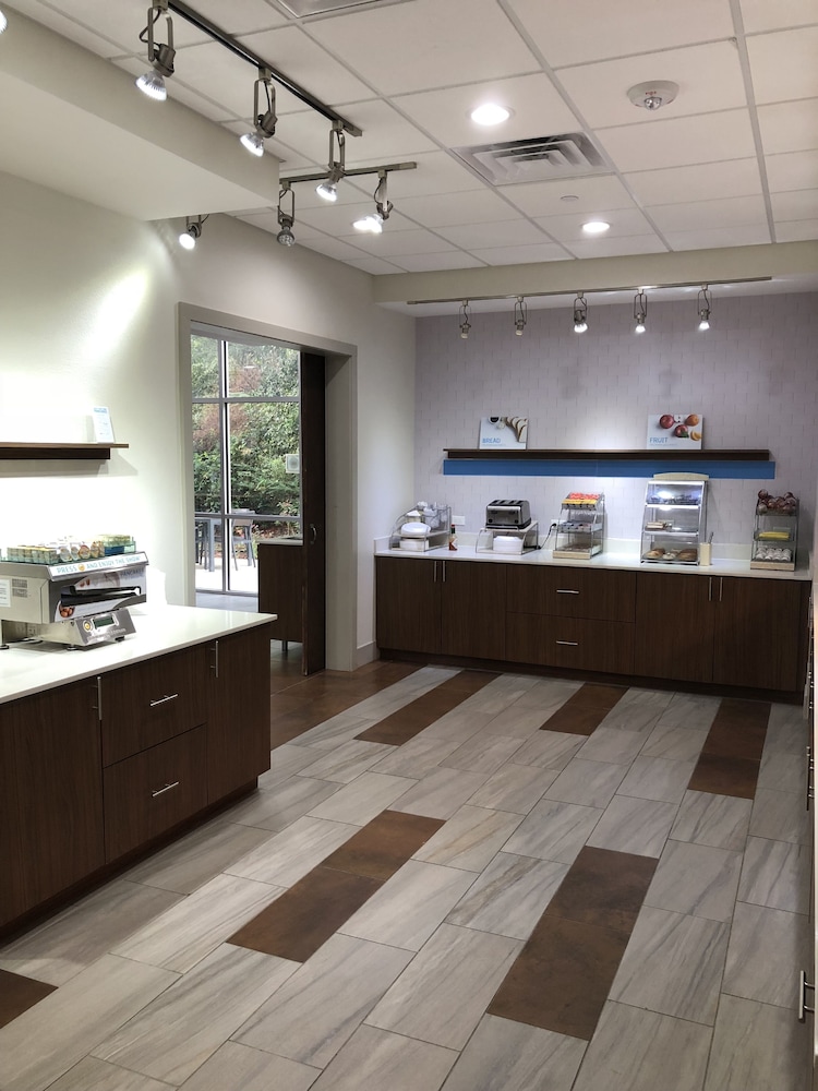 Holiday Inn Express Pineville Alexandria Area by IHG - photo 56