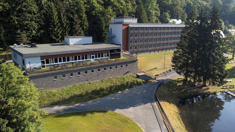 Sunday Schwarzbachtal Hideaway Resort — 4-Star Luxury Hotel in Markneukirchen, Germany