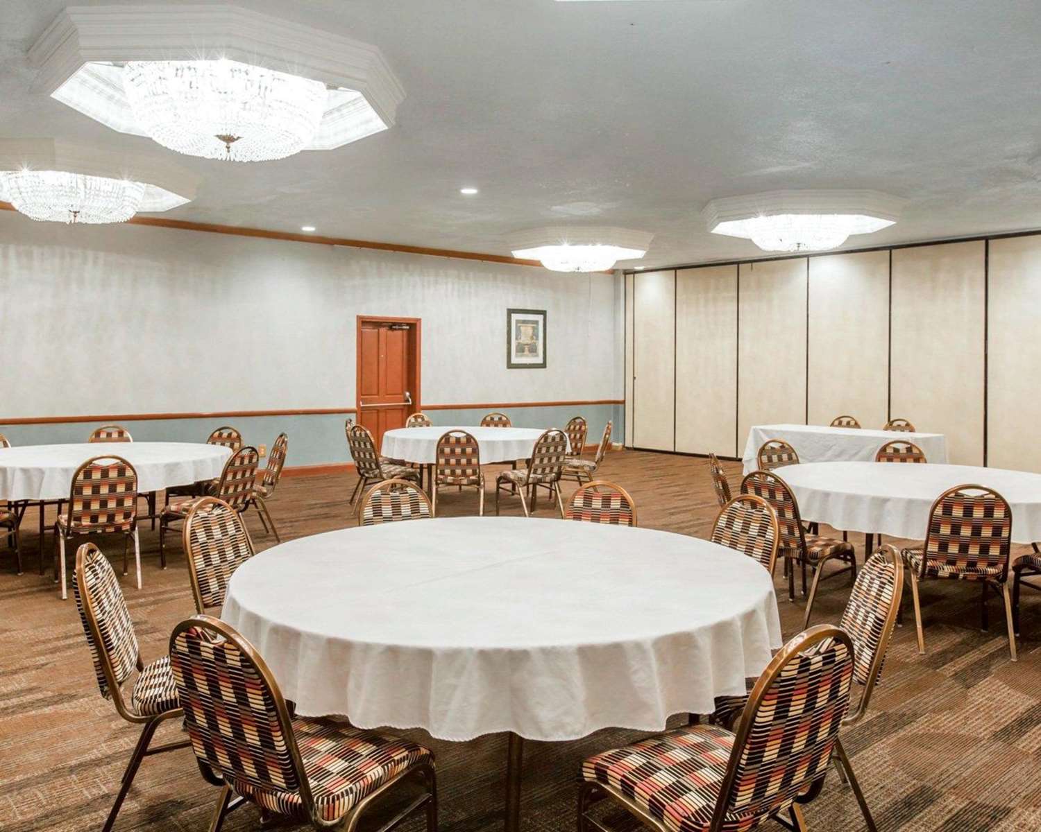 Clarion Modesto - photo 13