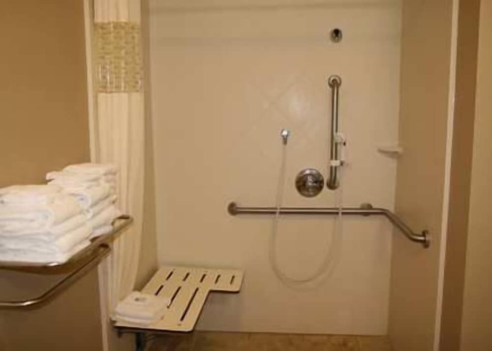 Hampton Inn & Suites Lodi - photo 18