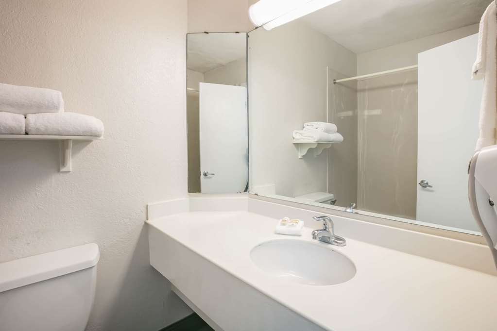 La Quinta Inn by Wyndham Dallas Uptown - photo 46