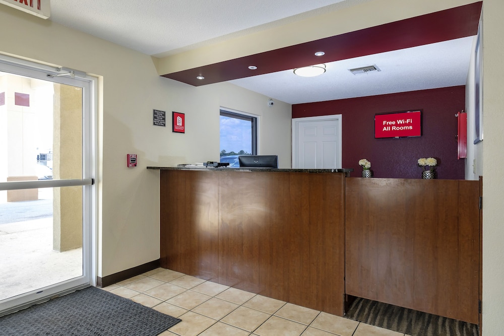 Red Roof Inn Defuniak Springs - photo 4