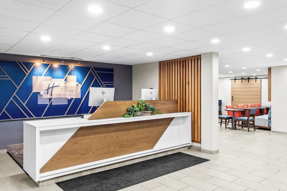 Holiday Inn Express Suites Charleston by IHG - photo 61