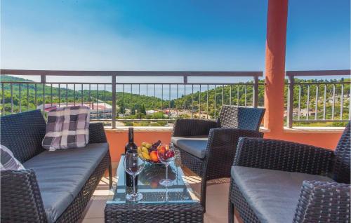 One Bedroom Apartment In Makarska — 4-Star Luxury Hotel in Makarska, Croatia