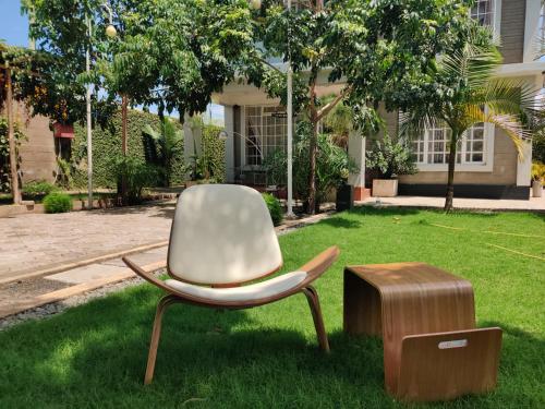Garden View with detached Bathroom — Arusha — photo 2