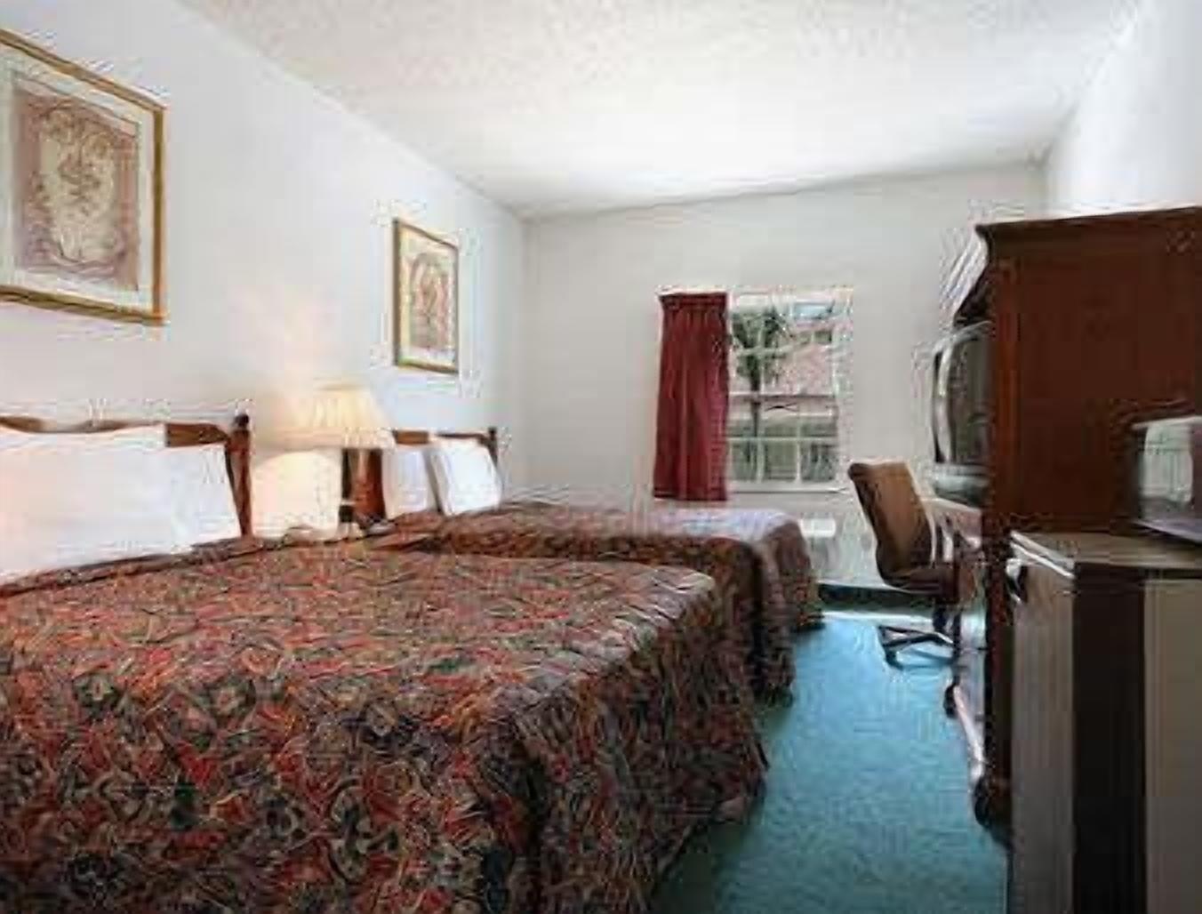 Travelodge By Wyndham Waukegan Gurnee - photo 10