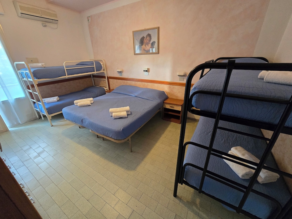 Hotel Rosa — hotel in Gatteo-Sant'angelo