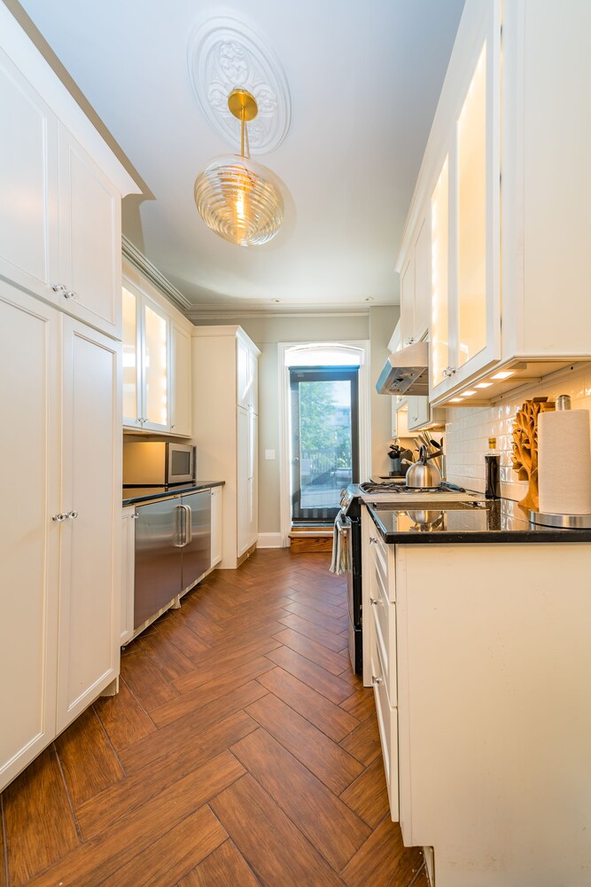 Deedee's Brownstone Van Vorst Park - photo 20