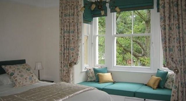 Sillett House 4391253 — Horsham