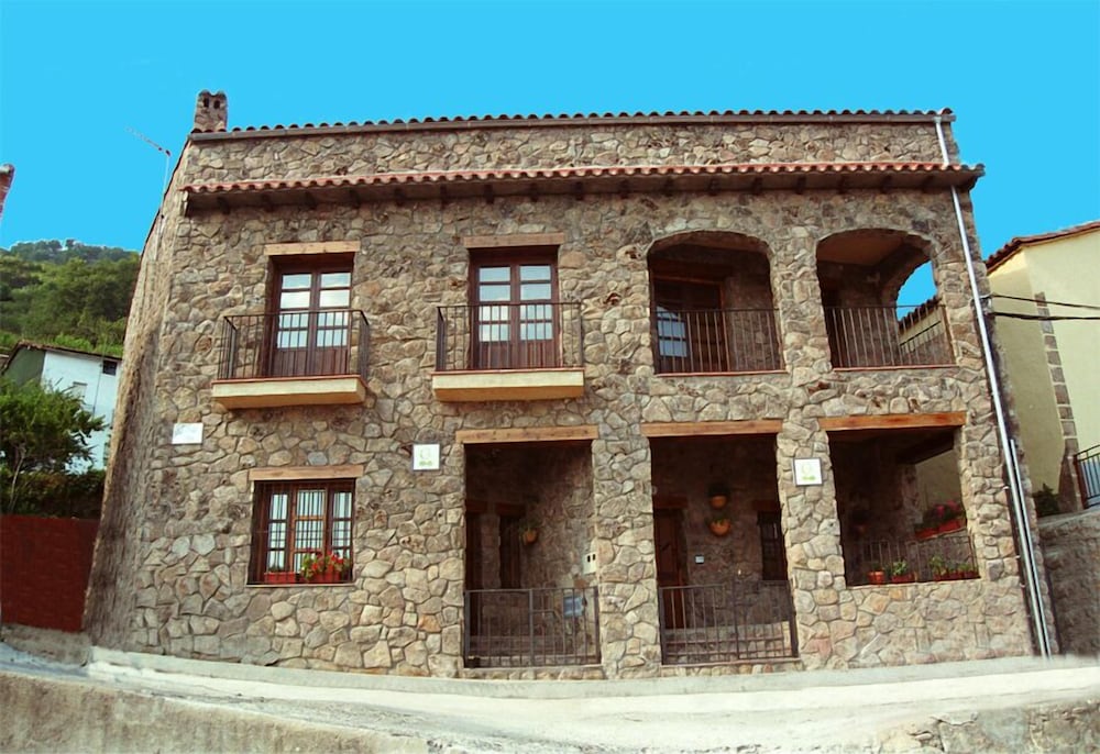 Casa Rural Las Gamellas — 4-Star Luxury Hotel in Requena, Spain
