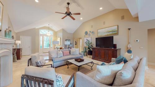 2 Off Shore - photo 3