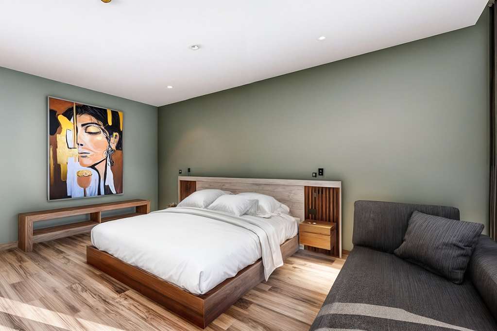 Guest room