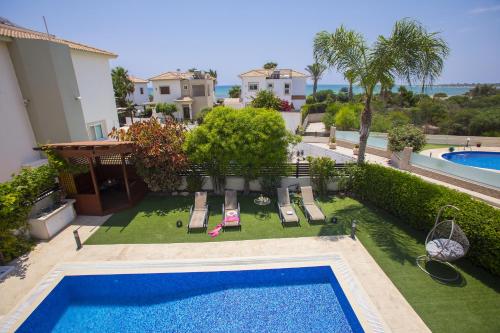 Villa Elias
