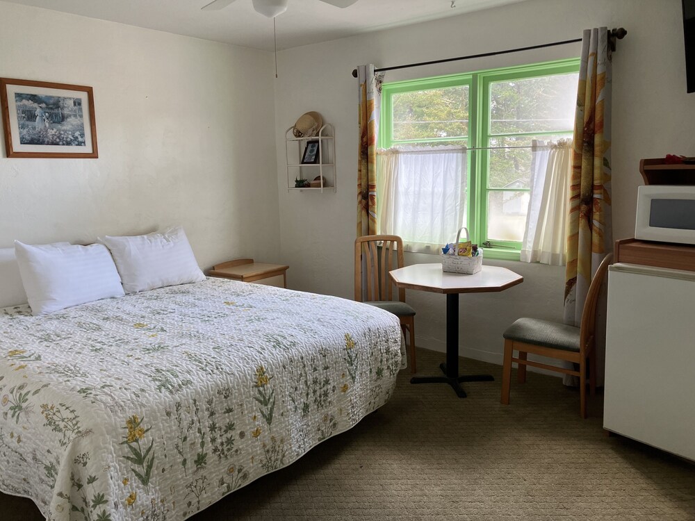 Florence Lighthouse Inn - photo 59