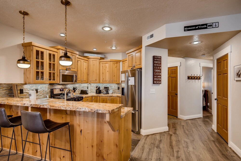 Town Pointe Condominiums — 4-Star Luxury Hotel in Bridgeport, United States