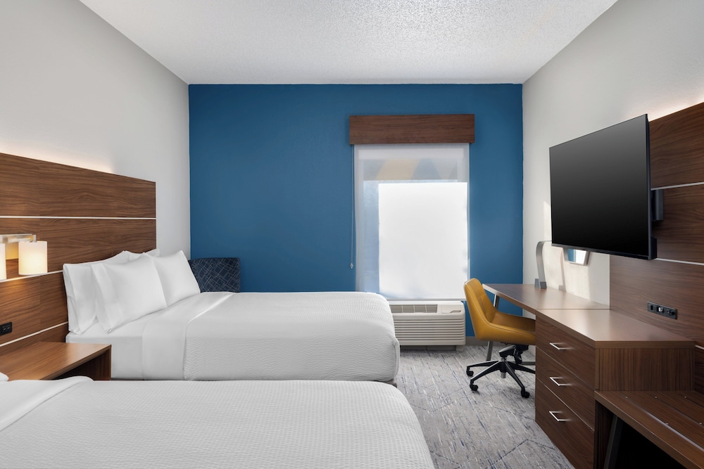 Holiday Inn Express Hotel & Suites Bentonville by IHG - photo 15