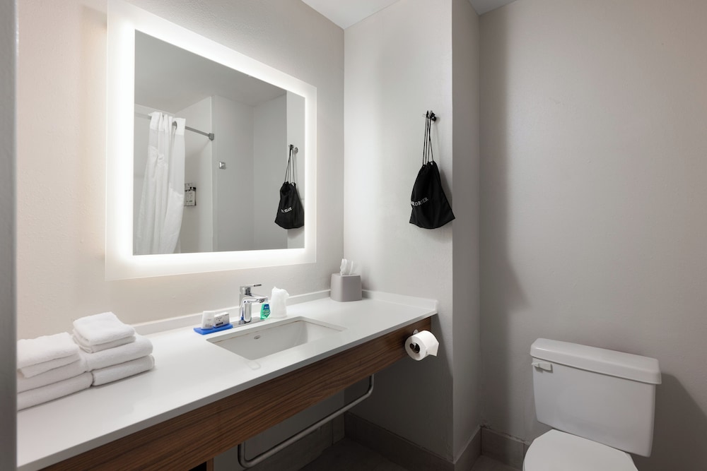 Holiday Inn Express Hotel & Suites Chattanooga Hixson by IHG - photo 36