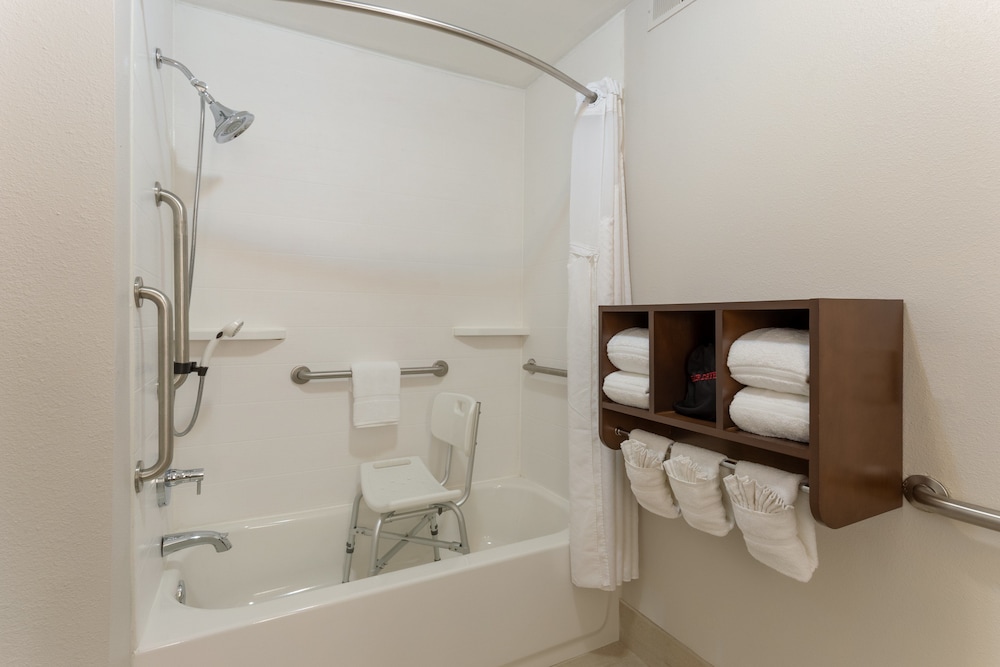 Holiday Inn Express & Suites Scottsburg by IHG - photo 22