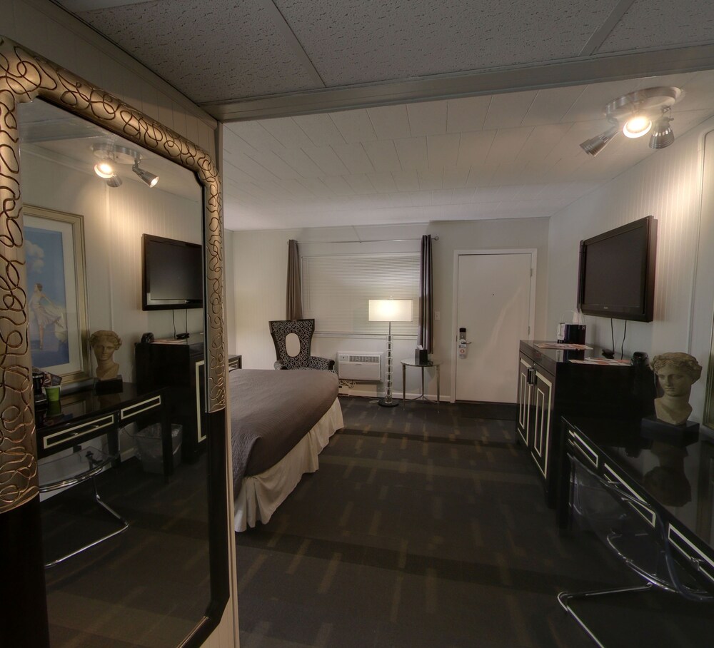 Hotel Royal Oak - photo 10