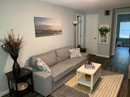 South Austin Cottage with Fiber Internet — 4-Star Luxury Hotel in Austin, United States