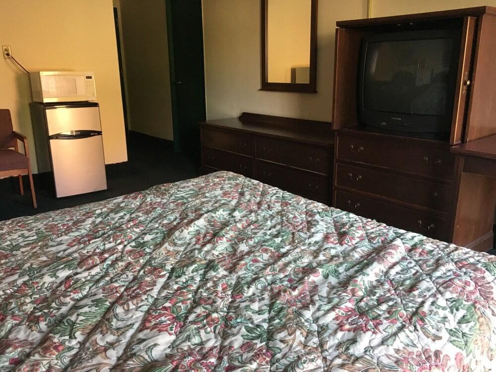 Quality Quarters Inn - photo 8