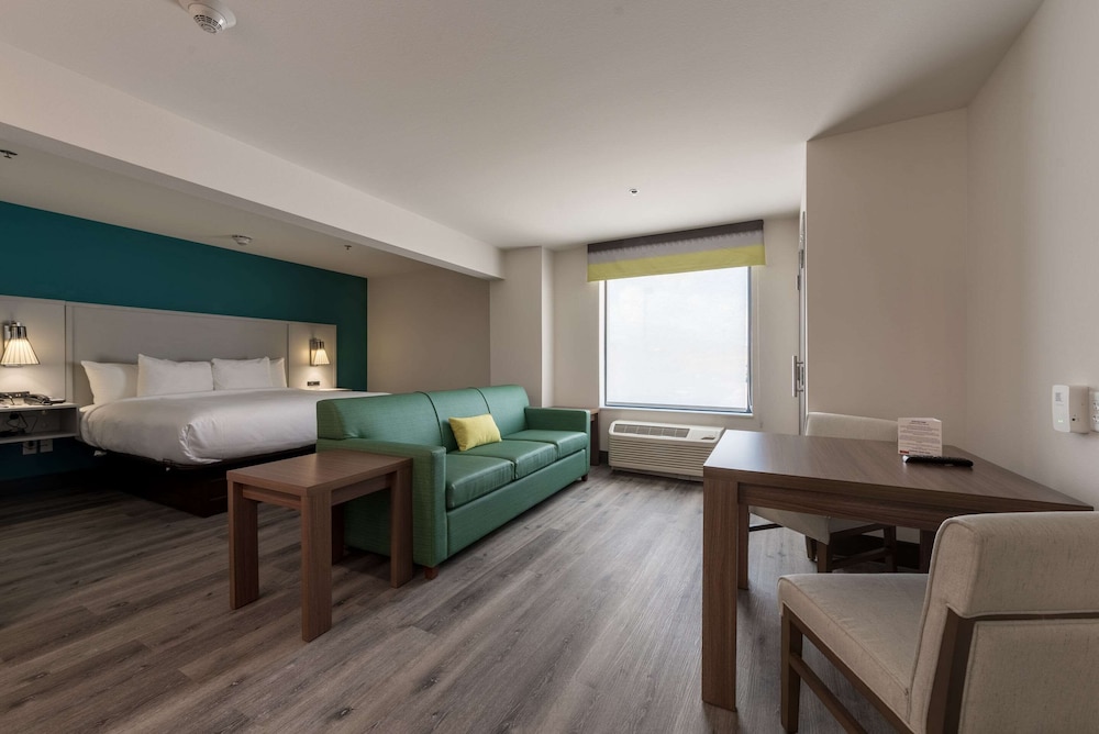 Comfort Suites Colorado Springs East Medical Center Area - photo 53