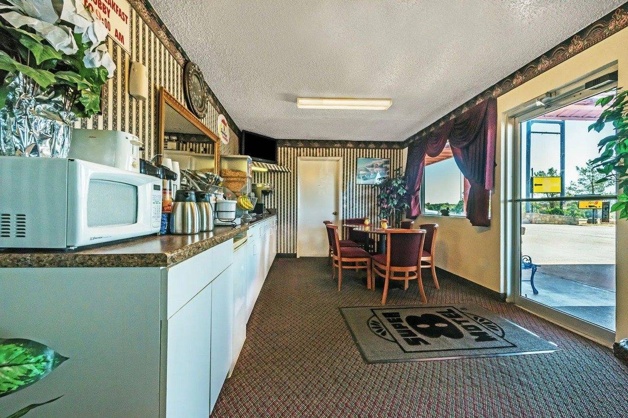 Super 8 by Wyndham Eastland - photo 5