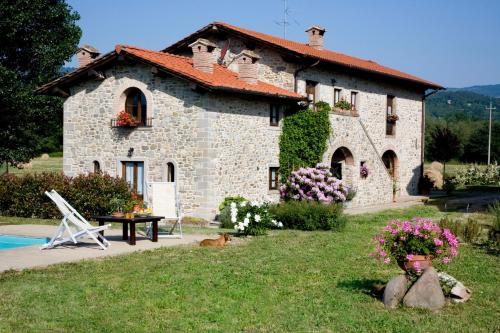 VILLA CASE D'ARNO Tuscany cool dreams in the uncontaminated nature pool pets allowed — 4-Star Luxury Hotel in Poppi, Italy