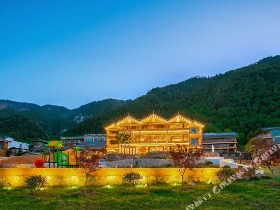 Baiyun Jinsu Lake View Holiday Hotel in Daxing, People's Republic of China