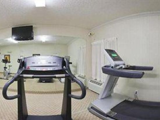Days Inn by Wyndham Dodge City - photo 16