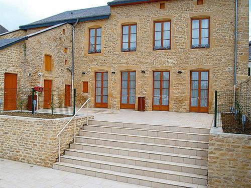 Le presbytere — hotel in Douzy