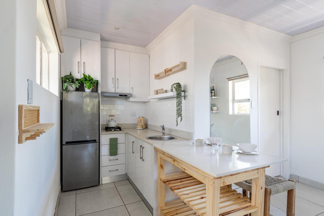Stylish Spacious Studio Apartment Opposite Green Point Park