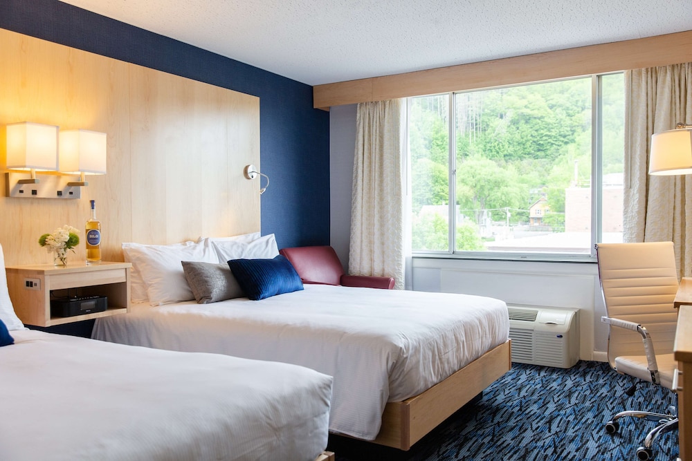 Capitol Plaza Hotel Montpelier Tapestry Collection by Hilton - photo 18