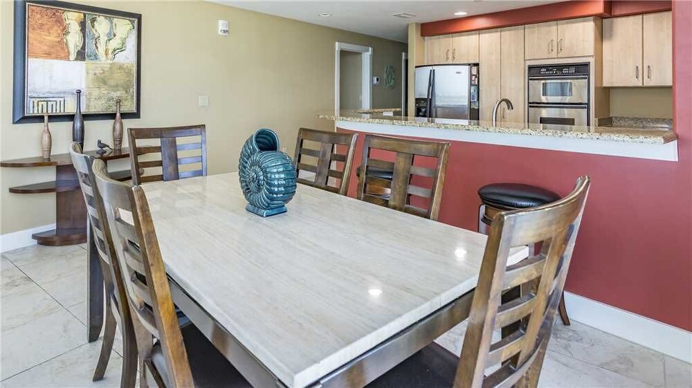 Island Tower 1001 3 Br condo by RedAwning - photo 11