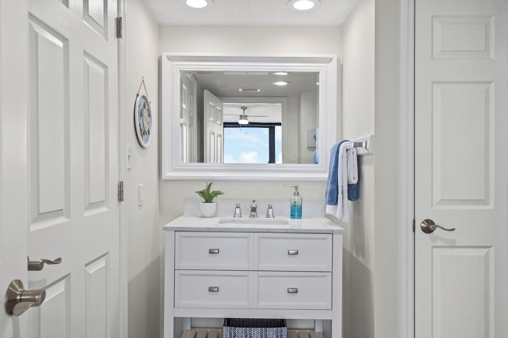 Sandpiper Beacon Beach Resort - photo 405