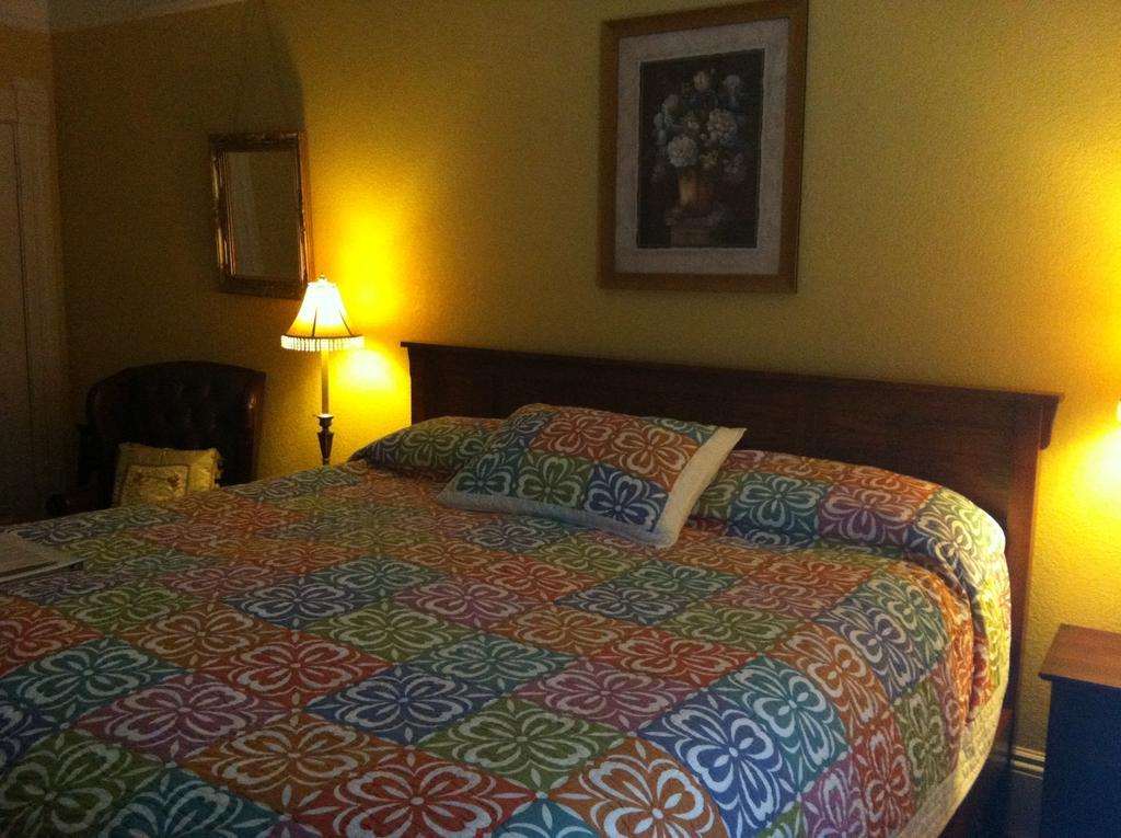 The Continental Inn - photo 12