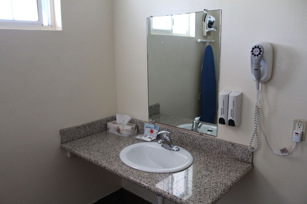 Riverside Inn & Suites Santa Cruz - photo 42
