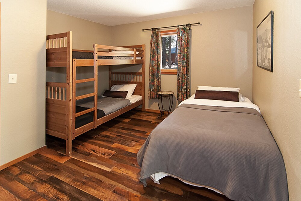 Oslo's Hideaway by Tahoe Mountain Properties - photo 4