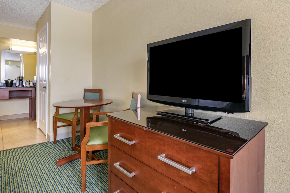 Holiday Inn Resort Orlando Lake Buena Vista by IHG - photo 15