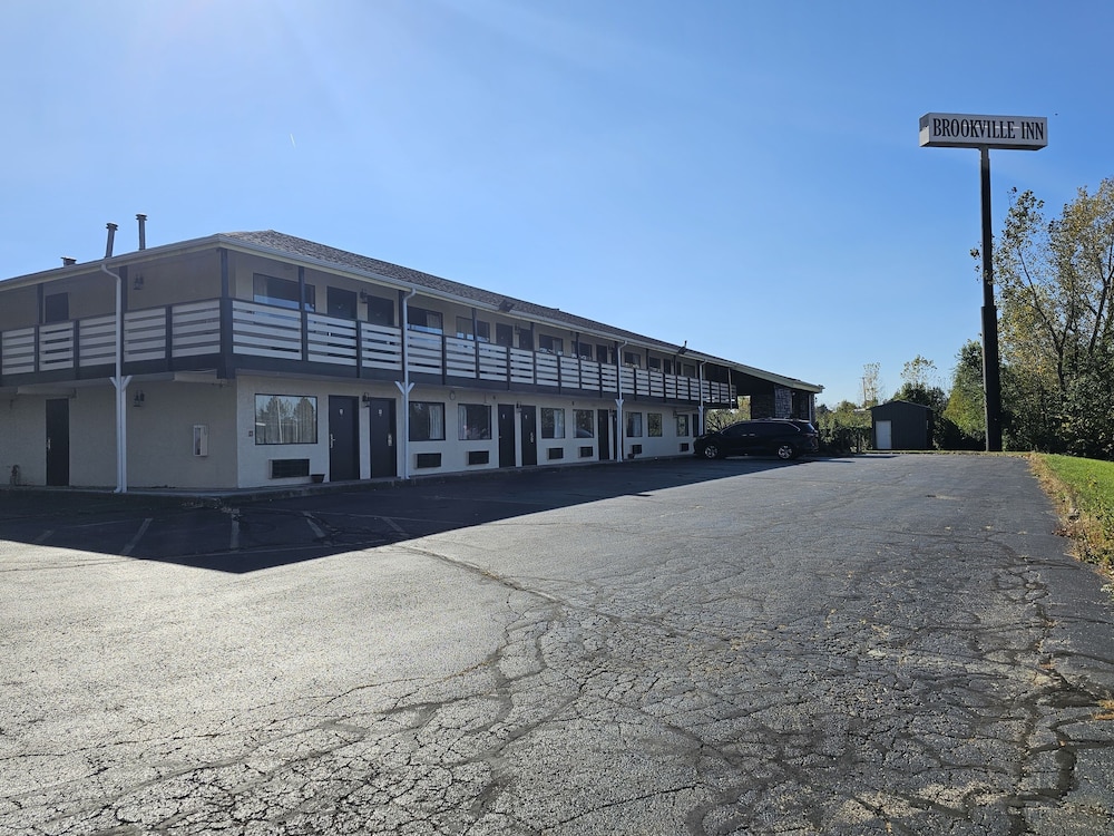 Brookville Inn By OYO Near Dayton International Airport - photo 2
