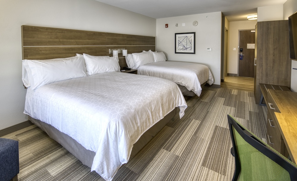 Holiday Inn Express & Suites Omaha Downtown Old Market by IHG - photo 8