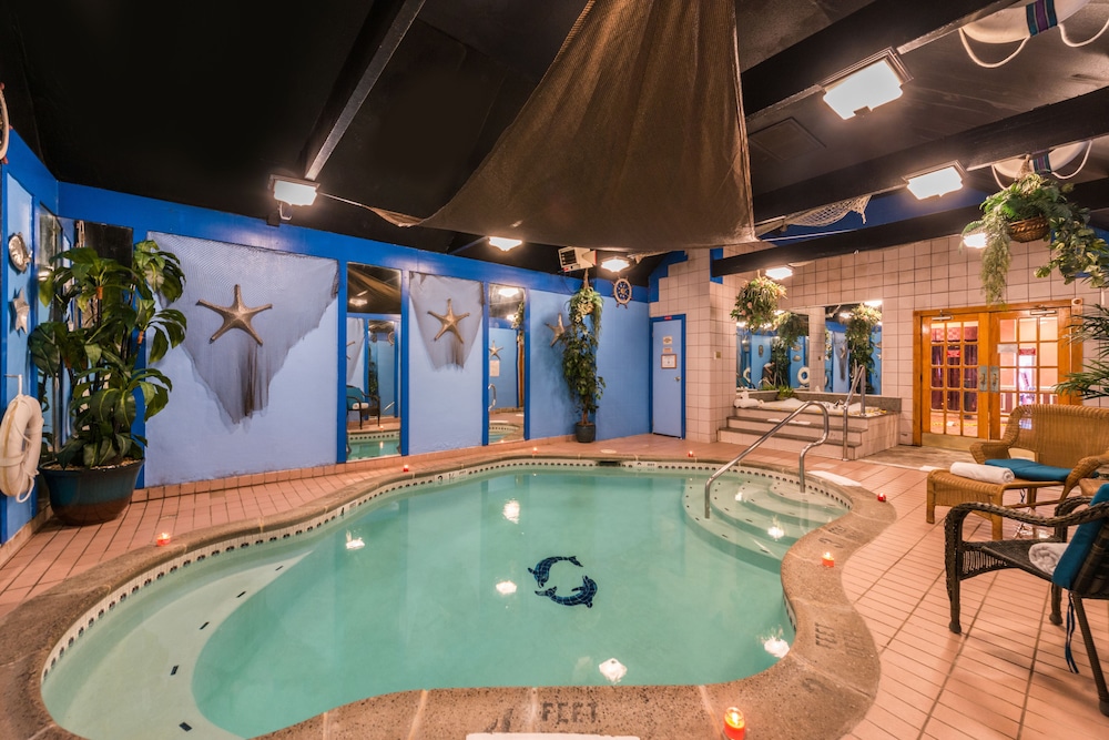 Inn of the Dove Romantic Suites with Jetted Tub & Fireplace - photo 2