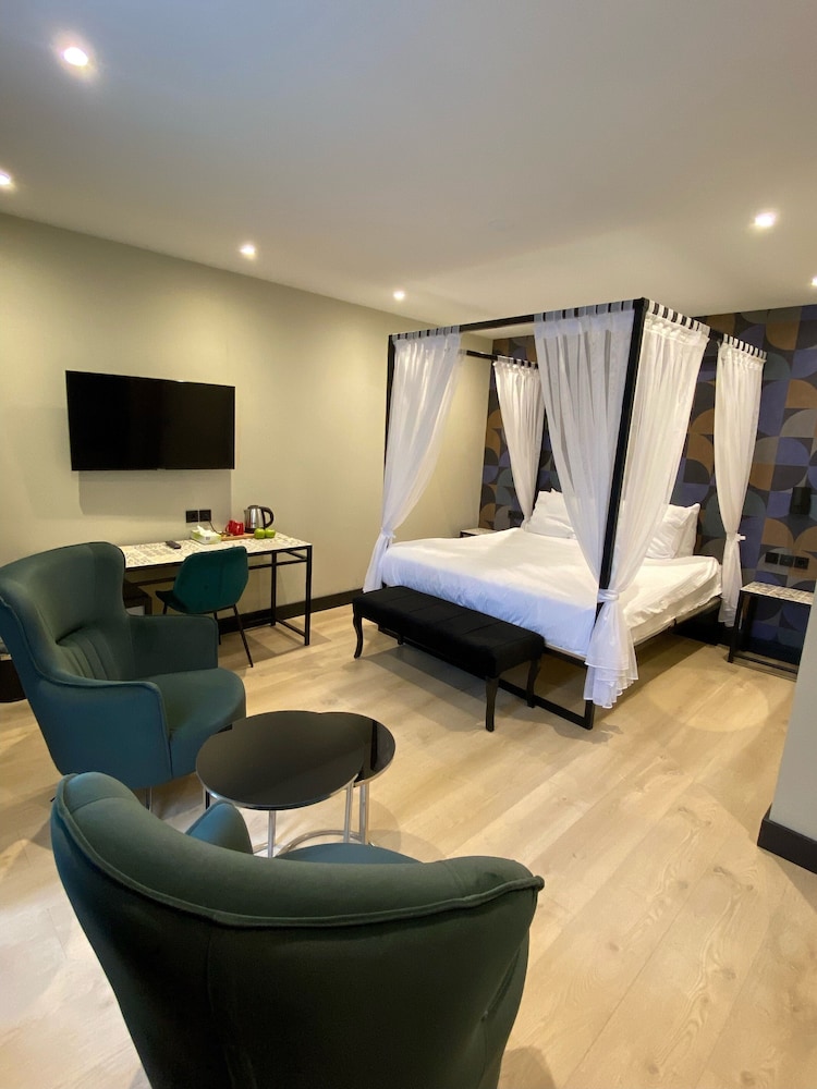 Alp de Veenen Hotel — hotel in Amstelveen