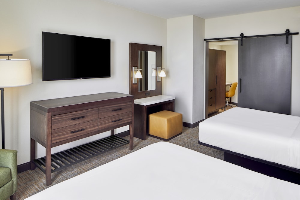 Embassy Suites by Hilton Nashville Downtown - photo 6