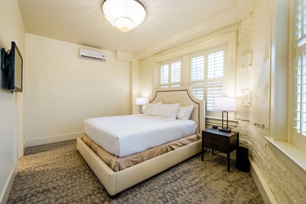 Hotel Florence Tapestry Collection by Hilton - photo 31