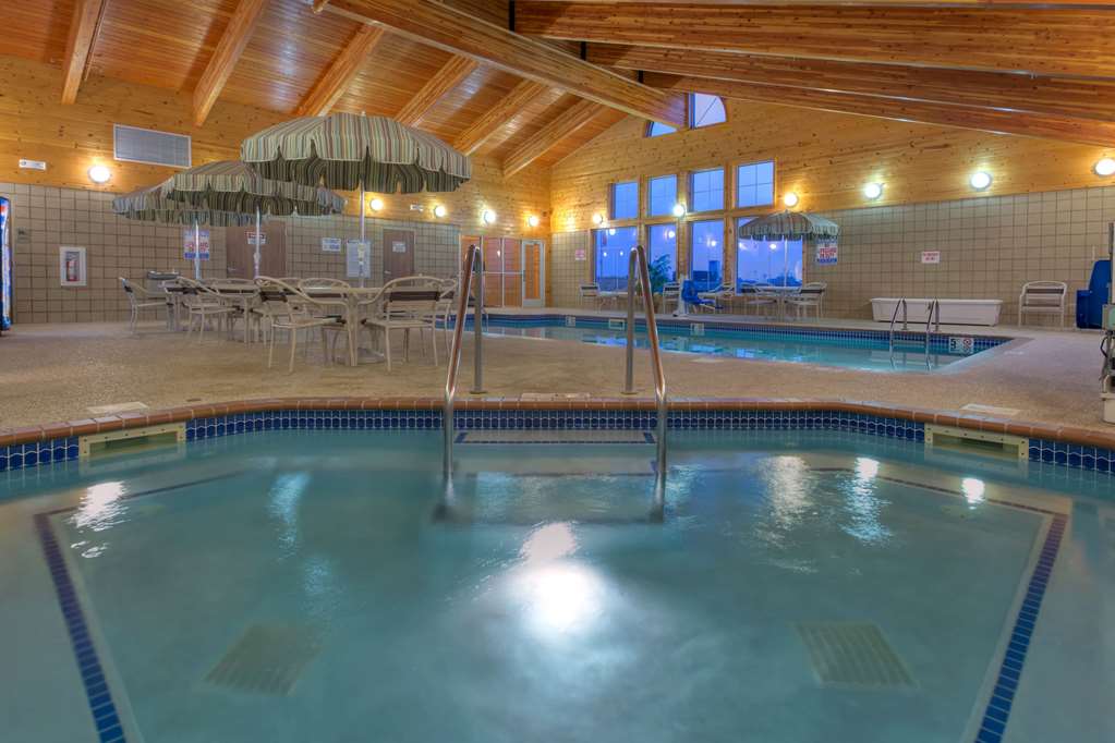 AmericInn by Wyndham Newton - photo 12