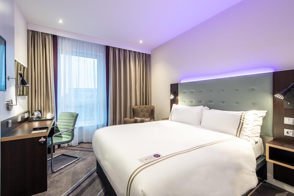 Premier Inn Essen City Centre Hotel